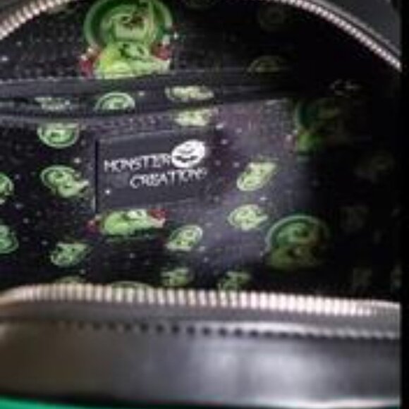 NIGHTMARE BEFORE CHRISTMAS  OOGIE BOOGIE GLOWS  BACKPACK CROSSBODY RETIRED NWT - Picture 9 of 12